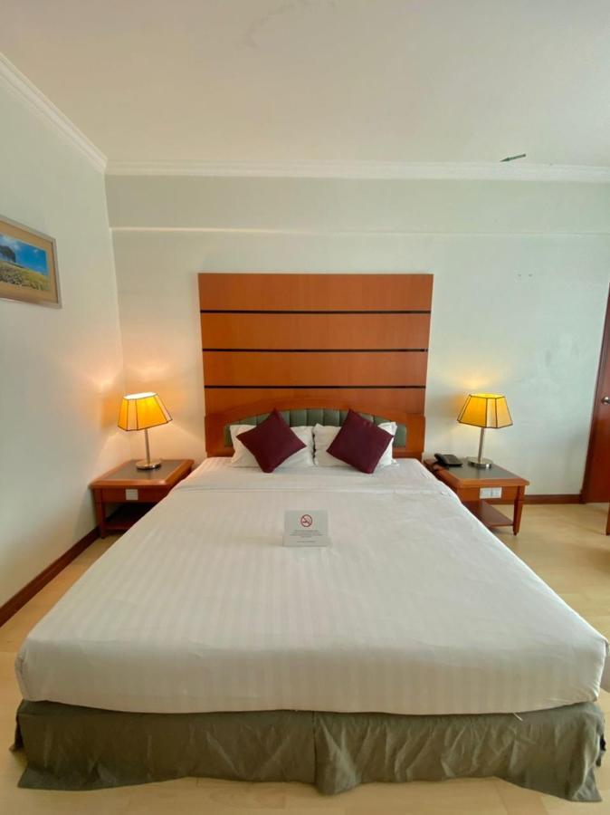 Oriental Crystal Hotel Kajang Exterior photo