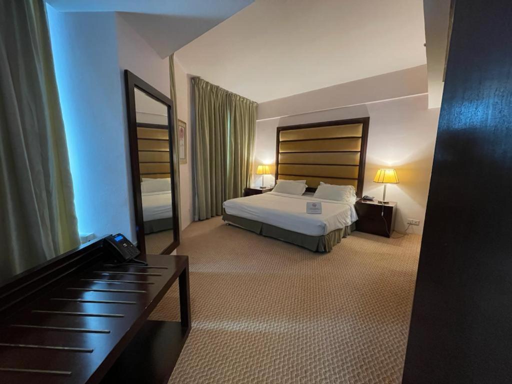 Oriental Crystal Hotel Kajang Exterior photo